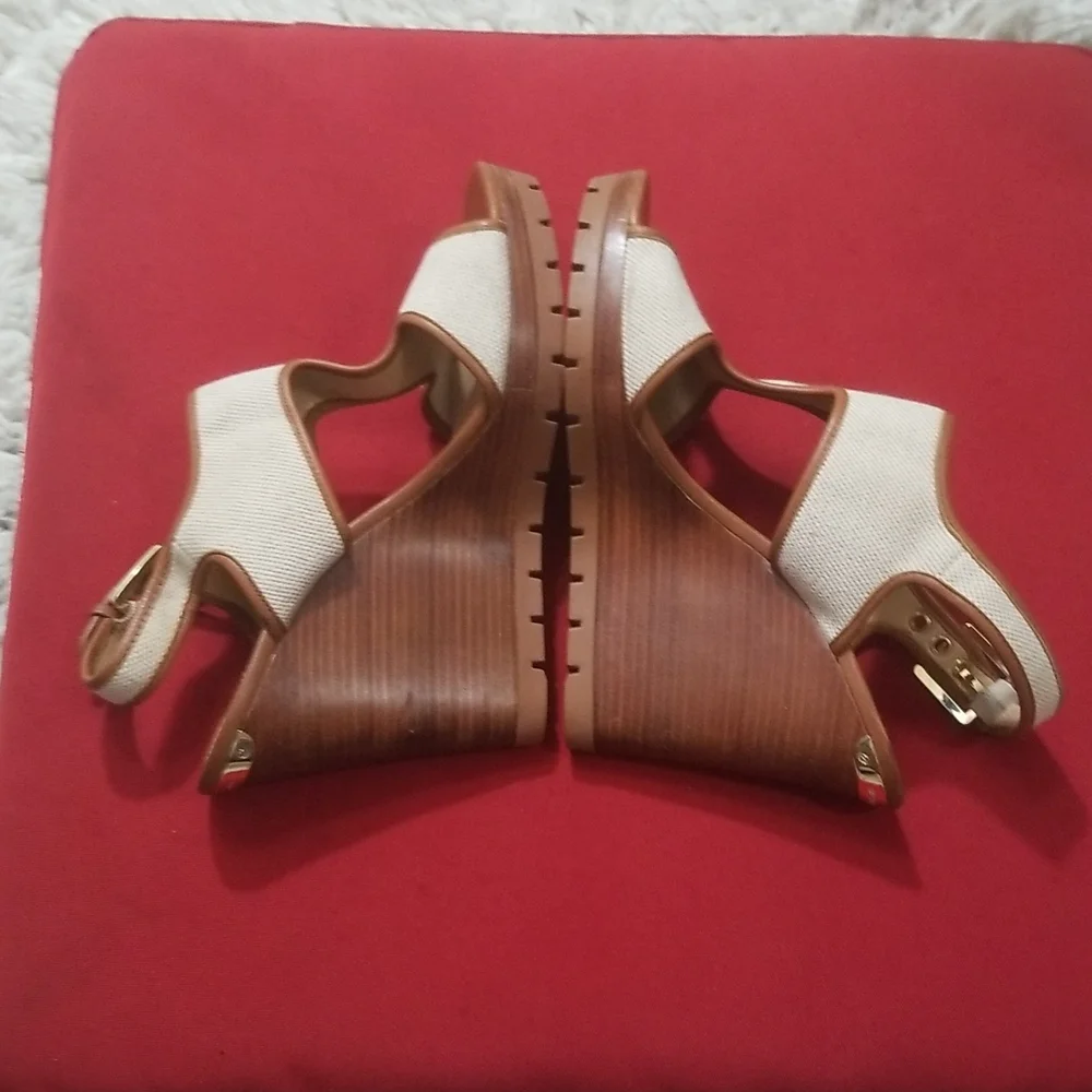 MICHAEL KORS WEDGE SANDALS - Picture 8 of 10